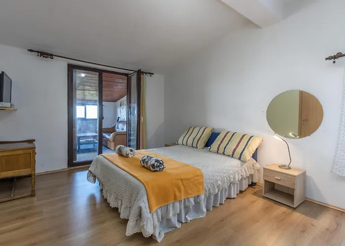 Apartment In With House Sea View *
