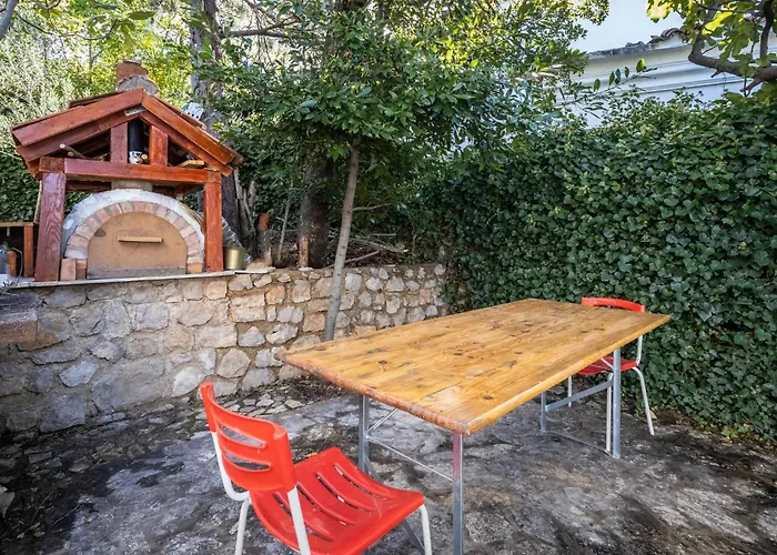 Appartamento In With House Sea View